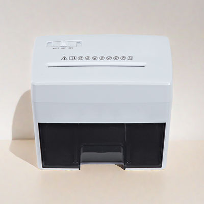 2.4L de capacidad de escritorio Micro Cut Shredder con función inversa